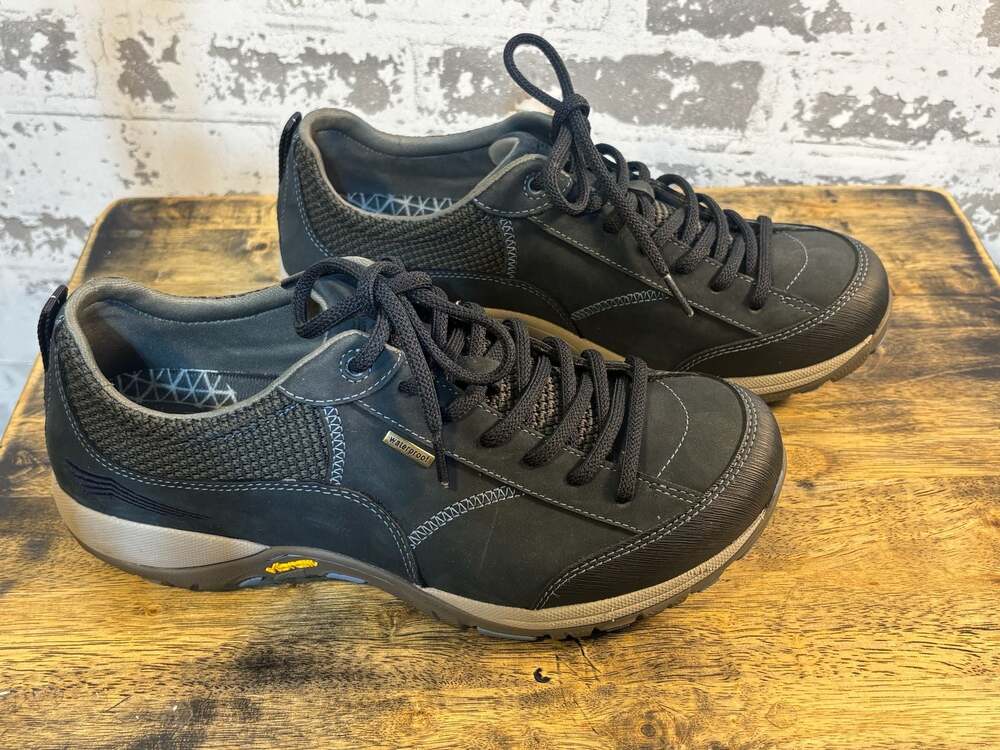 NWOB Dansko Paisley Navy nubuck Milled waterproof sneaker women size 9